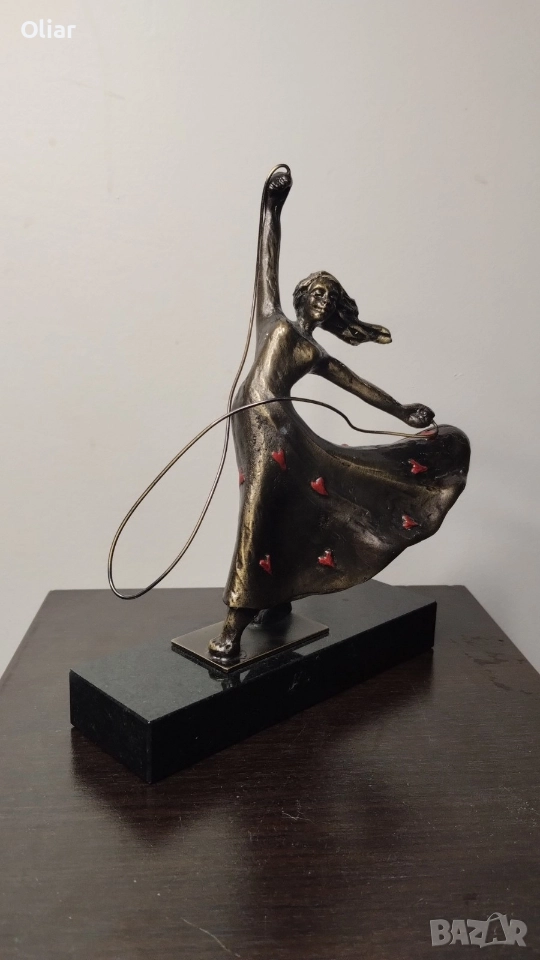 Много красива и различна статуетка Танцуваща жена. , снимка 1