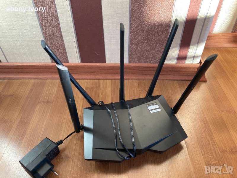 Рутер,Wi-Fi, чисто нов, мрежи 2.5 и 5 GHz , 300mbit ., снимка 1