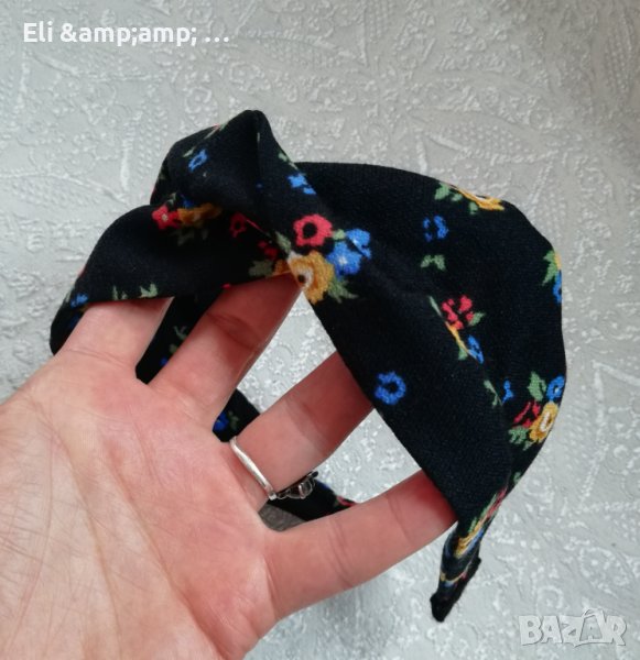 Диадема в черно на малки цветя, снимка 1