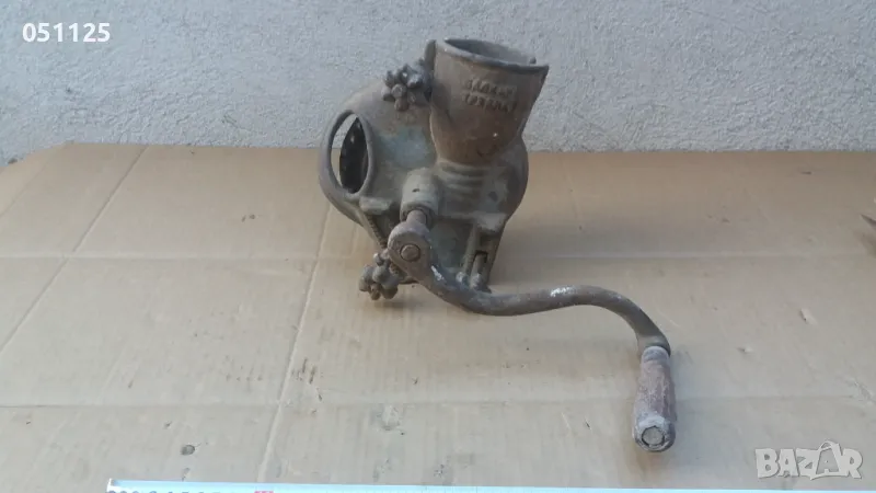 масивна отлична машинка за мелене на царевица , снимка 1