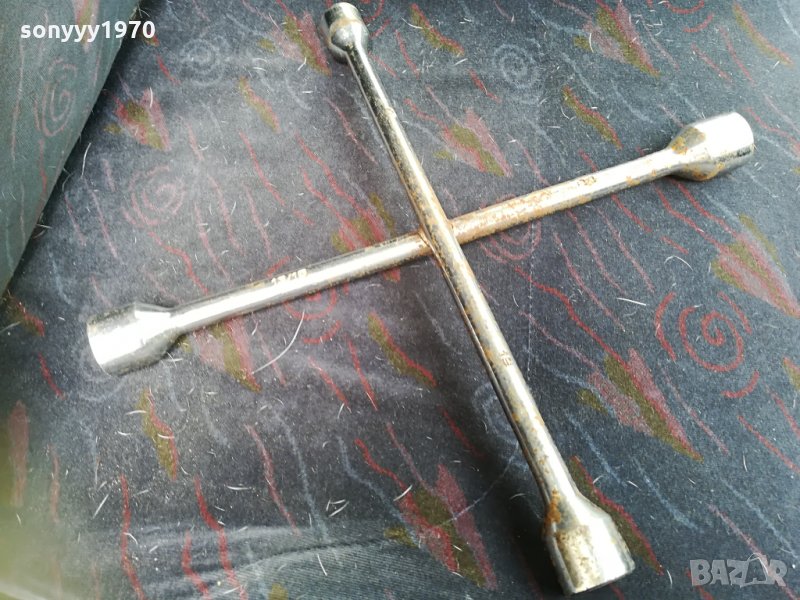 КРЪСТАЧКА-КЛЮЧ ЗА ГУМИ внос германия 1406211330, снимка 1