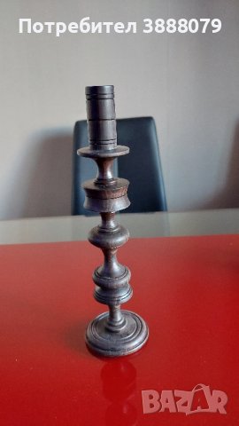 Свещник от сандалово дърво 