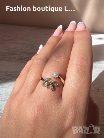 Златист пръстен с формата на лавров венец и перла ❤️