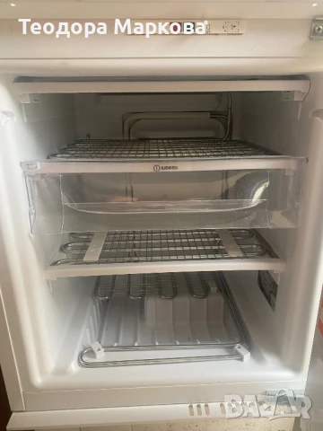 Фризер за вграждане Indesit , снимка 4 - Хладилници - 51167879