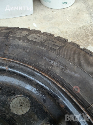 Зимни гуми с джанти 15ки, снимка 5 - Гуми и джанти - 52299850