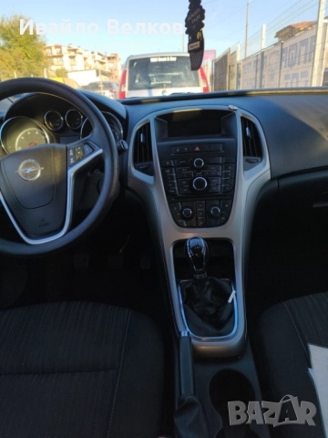 Опел Астра J 1.7 cdti , снимка 5 - Автомобили и джипове - 52309054