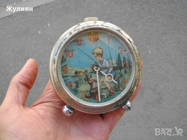 КОЛЕКЦИОНЕРСКИ АНИМИРАН БУДИЛНИК VICTORIA , снимка 3 - Антикварни и старинни предмети - 51301108