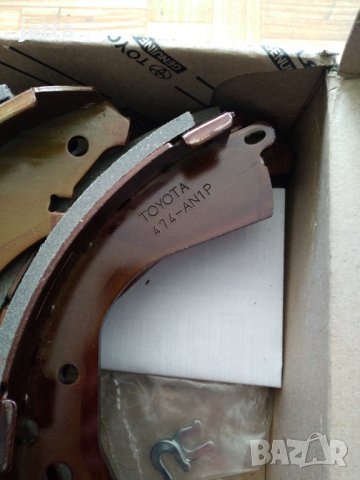 Задни барабанни накладки Toyota Hiace, Hilux, Land Cruiser, 4 Runner 04495-0k160, снимка 3 - Части - 40291302