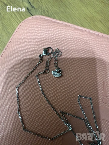 Колие Swarovski , снимка 2 - Колиета, медальони, синджири - 50800942