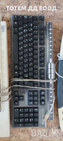 Компютърна периферия, снимка 13 - Монитори - 49760071