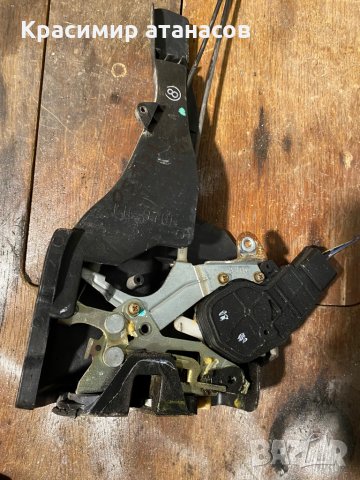 Брава на врата за Тойота Авенсис версо,задна лява.2001-2004г, снимка 2 - Части - 35537340