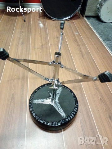 Две стойки за барабанче и столче Разпродажба!, снимка 8 - Ударни инструменти - 52691852