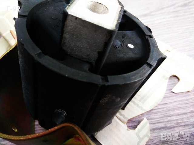 A9012421513**NEU**MERCEDES-BENZ**MB Sprinter**VW LT 95-0**Тампон, автоматична скоростна кутия**, снимка 2 - Части - 33370397