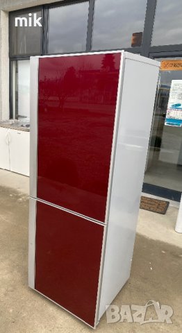 Дизайнерски червен стъклен хладилник Siemens, снимка 2 - Хладилници - 43209589