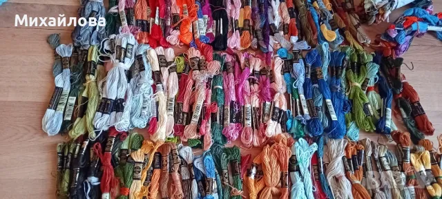 710 бр. чилета ДМС конци за бродиране , снимка 15 - Гоблени - 49123359