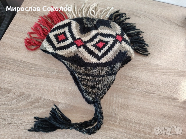 Зимна шапка с пискюли . Нова, снимка 5 - Шапки - 52774455