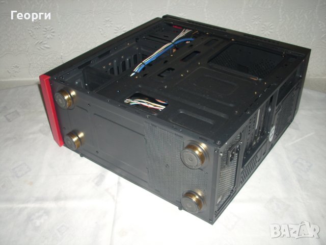 Кутия за компютър, снимка 5 - Захранвания и кутии - 42713352