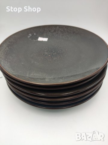 Керамични чинии различни цветове Размери 21 см, снимка 1 - Чинии - 43986688
