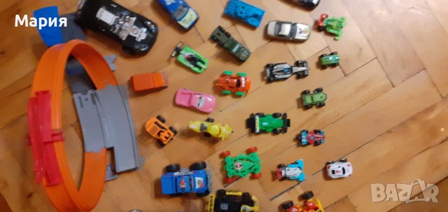 Колички и писта Hot wheels, снимка 6 - Коли, камиони, мотори, писти - 38889893