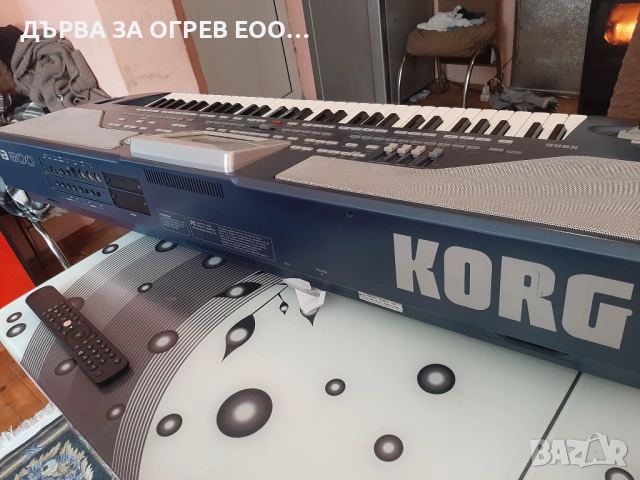 продавам корг па800 в отлично състояние по клавира сичко си работи 256рм има една забележка в диспле, снимка 2 - Други - 52034398
