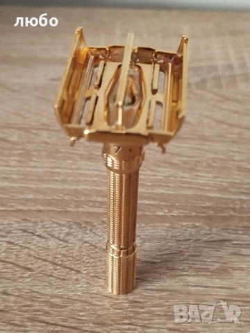 Самобръсначка GILLETE ARISTOCRAT Във 22 м Златно Покритие Чисто Нова не Употребявана , снимка 14 - Други ценни предмети - 52357117