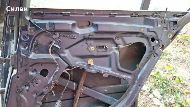 Задна лява врата за БМВ е39 от BMW e39 тъмносиния задна лява врата дясно огледало, снимка 12 - Части - 47828313