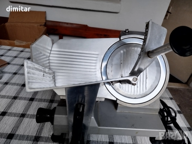 Професионална слайс  машина -250 мм, снимка 2 - Обзавеждане на кухня - 52467352