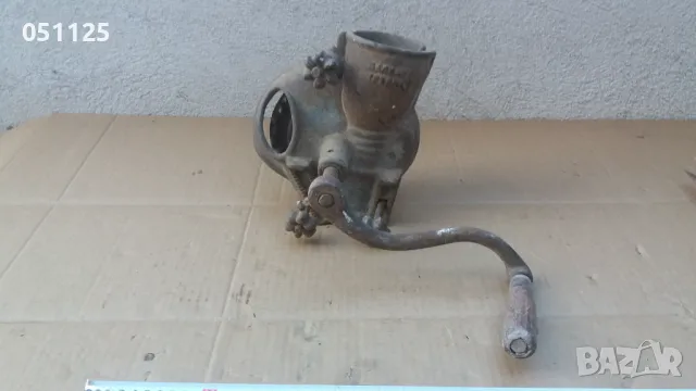 масивна отлична машинка за мелене на царевица 