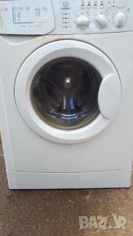 Продавам  на части пералня  Indesit WIL 85 