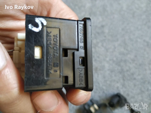 Бутон огледала Toyota Rav 4 2.0 D-4D , 769746 D, снимка 3 - Части - 50977648