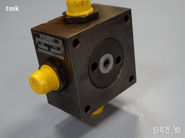 трипътен хидравличен кран FLUTEC, снимка 3 - Резервни части за машини - 26883878