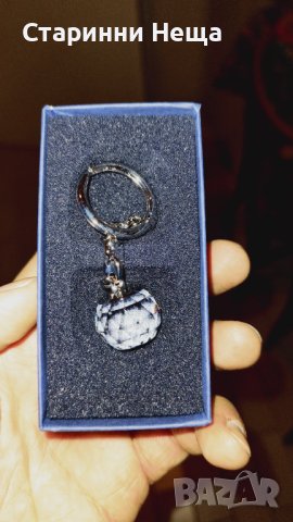  Чисто Нов Луксозен Ключодържател Swarovski Цена 80лв. Изпращам с Еконт , снимка 4 - Други - 42943927