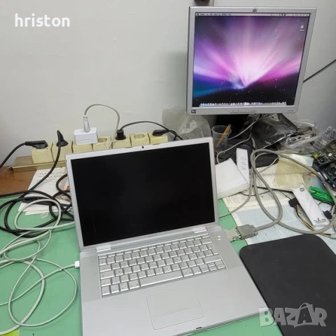 Продавам лаптоп MacBookPro с неработещ дисплей. 