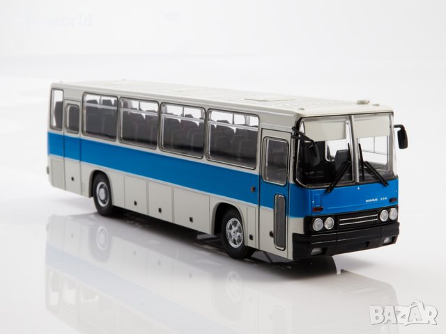 Ikarus 256 туристически автобус 1977 - мащаб 1:43 на Наши автобуси моделът е нов в блистер, снимка 1 - Колекции - 43128481