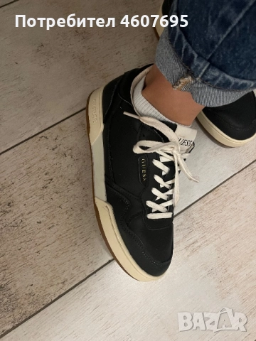 Дамски маратонки Guess, снимка 3 - Маратонки - 52045062