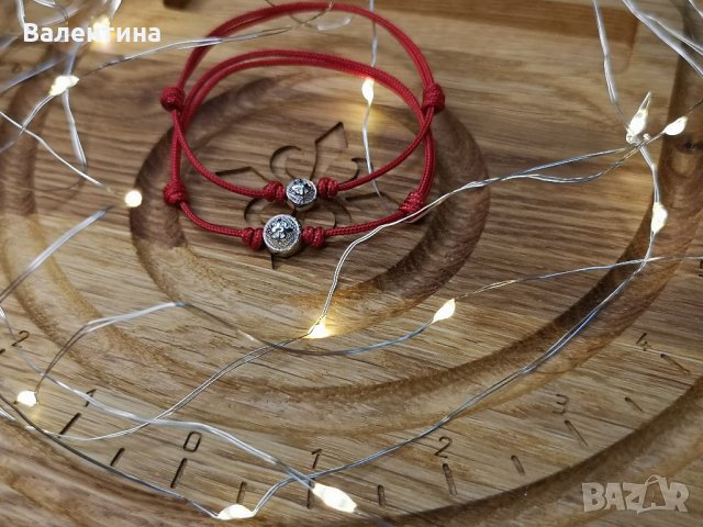 Подаръчен комплект Свети Валентин/Ден на влюбените за Него и нея сребърна гривна кубче/око, снимка 11 - Гривни - 35534305