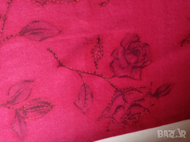 Дамски шал Emanuel Ungaro, снимка 5 - Шалове - 53231099