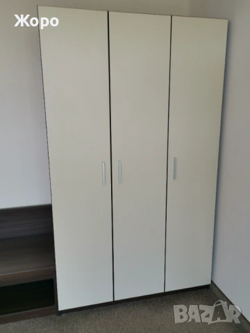 Продаваме трикрилни гардероби, снимка 3 - Гардероби - 50889713