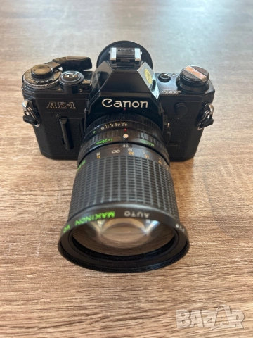 Фотоапарат Canon AE-1 с обектив Makinon 1:3.6-4.5