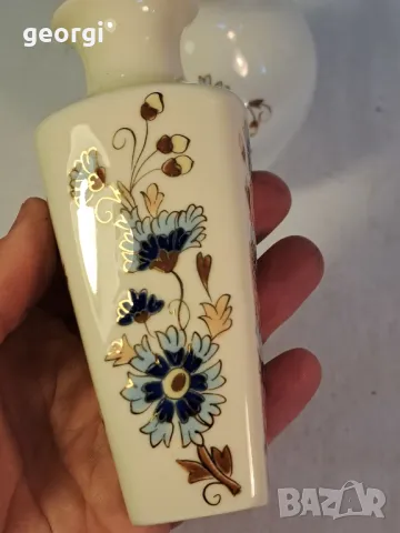 две порцеланови вази унгарски порцелан  с позлата Zsolney  22/2, снимка 6 - Вази - 49180707