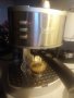 Кафе машина Делонги с ръкохватка с крема диск, работи отлично и прави хубаво кафе с каймак , снимка 1 - Кафемашини - 34900822