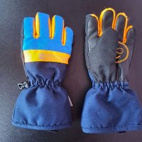 Детски ски ръкавици-3M Thinsulate, снимка 1 - Детски якета и елеци - 43560185