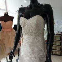 изчистена дизайнерска булчинска рокля, снимка 5 - Сватбени рокли - 37697528
