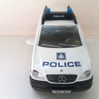 Mercedes M-Class ML 320 UK POLICE Hongwell 1:43, снимка 6 - Колекции - 40206333