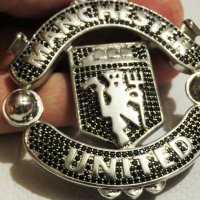 Голяма поръчкова сребърна емблема на  Manchester United, футбол, футболен отбор, Манчестер юнайтед, снимка 1 - Колиета, медальони, синджири - 35584976