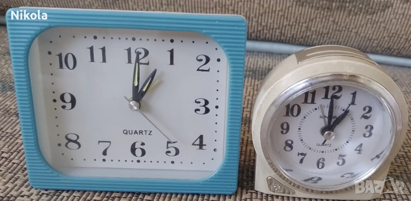 Два кварцови будикника, снимка 1