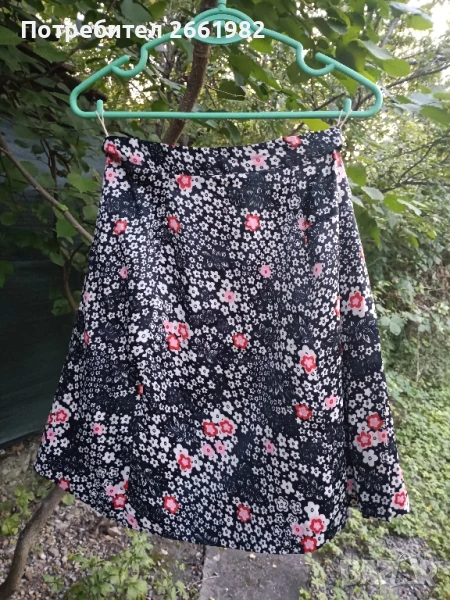 Красива черна пола на цветя, снимка 1