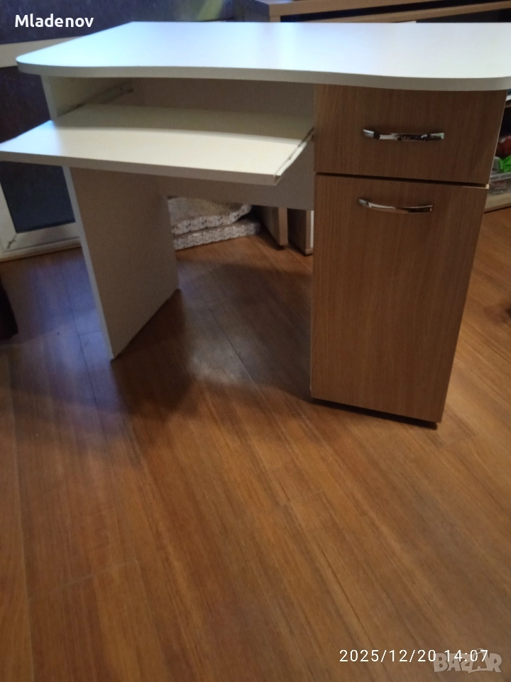 Запазени здрави ученически бюра 2бр., снимка 1