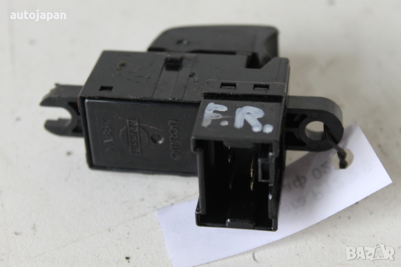 Бутон, копче ел. стъкло предно дясно Нисан примера п12 2.0 140кс комби 02г Nissan primera p12 2.0 14, снимка 1