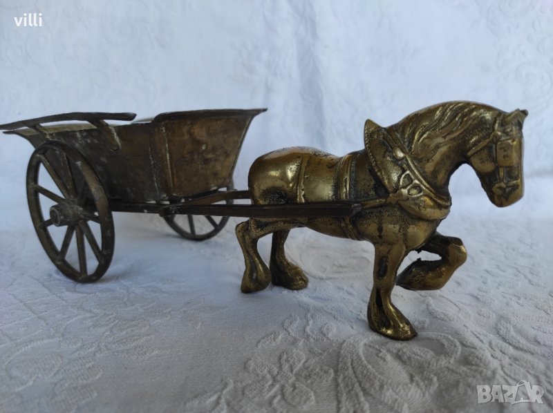 Пластика на кон с двуколка, снимка 1